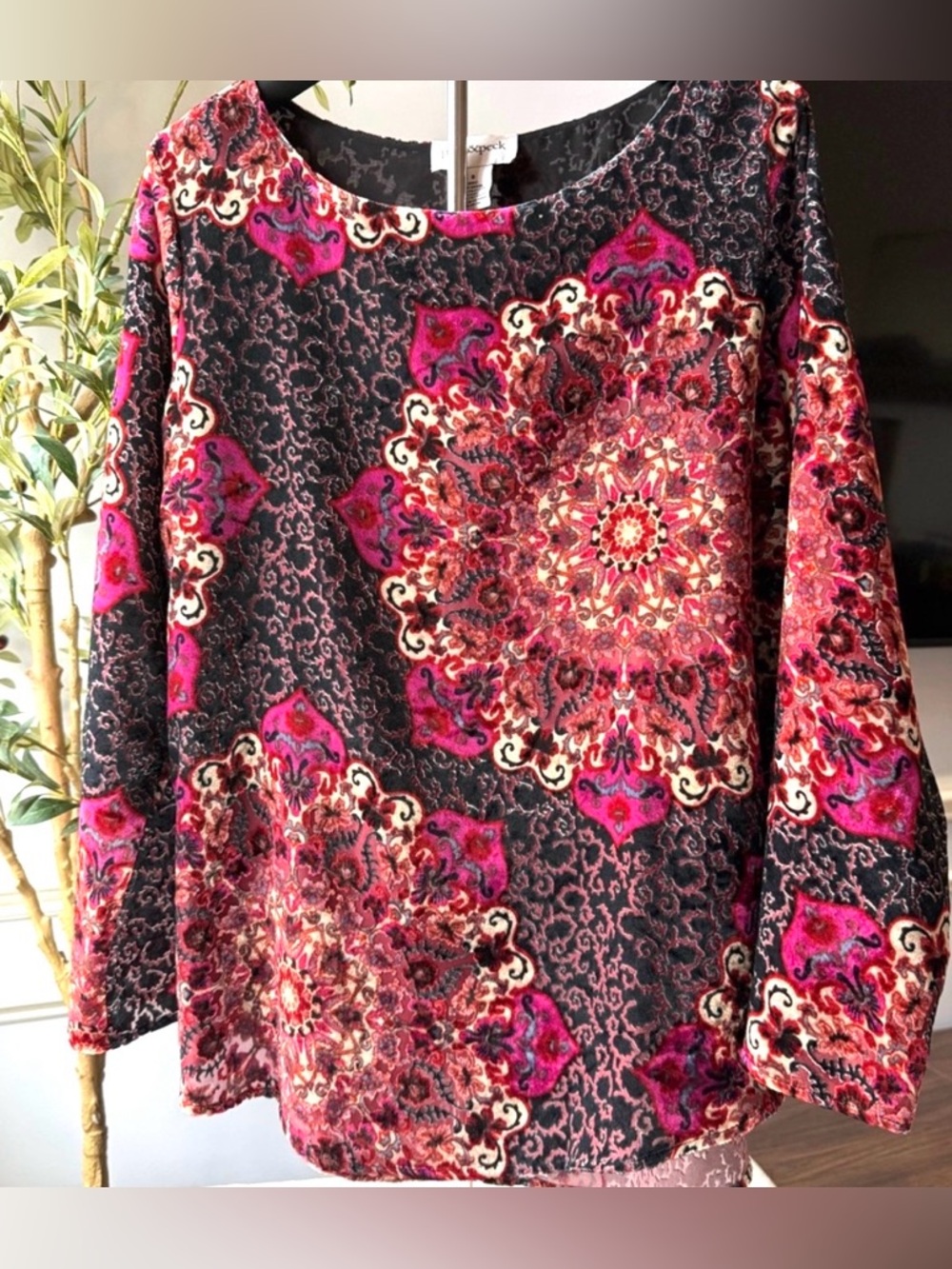 Peck & Peck Burnout Velvet Boho Mandala Top Size 8 Long Sleeve